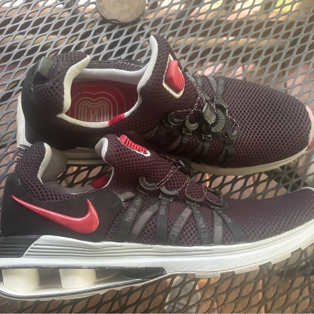 Nike Men’s Shox Gravity